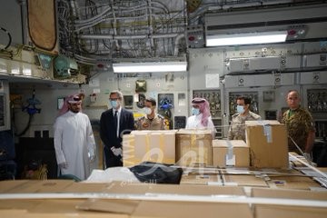 قطر ترسل شحنة مساعدات طبية إلى إيطاليا لمواجهة كورونا