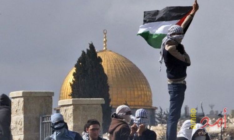 القدس: سلطات الاحتلال تسلم مرابطتين وشاب قراراً بالإبعاد عن "الأقصى"
