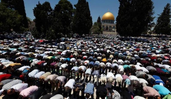 القدس: 30 ألف مصلٍ أدوا صلاة الجمعة في المسجد الأقصى