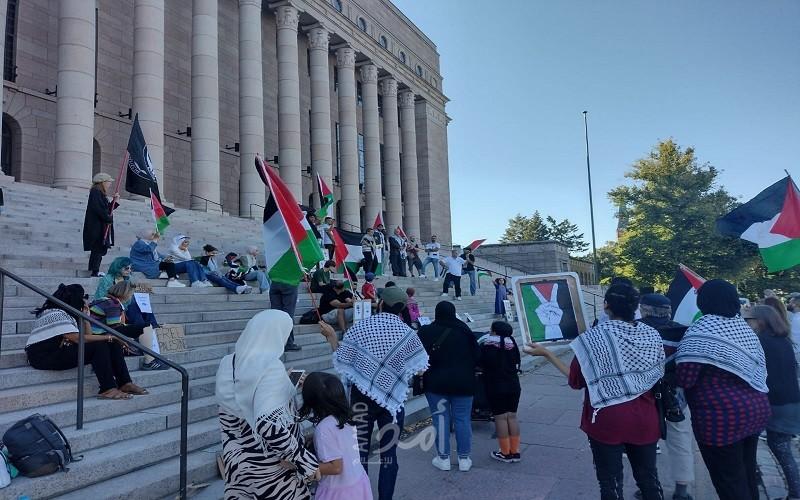 وقفة احتجاجية تضامنا مع الشعب الفلسطيني في هلسنكي