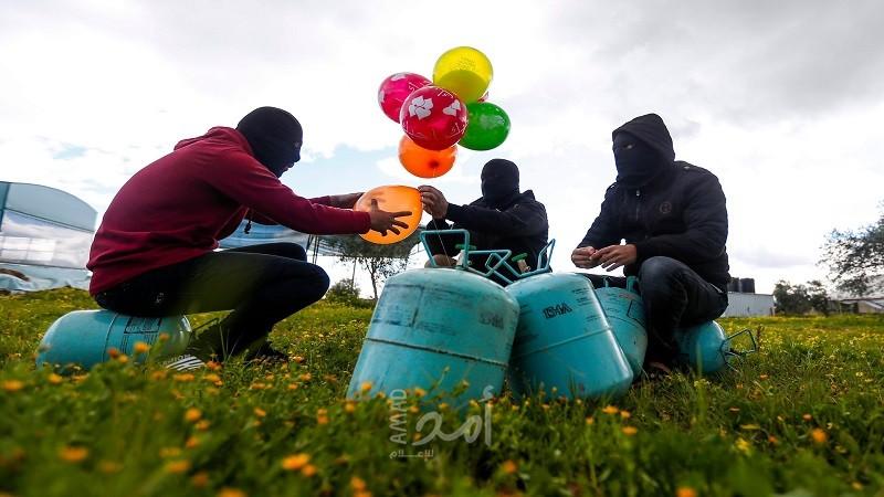 اطلاق دفعة بالونات حارقة وقوات الاحتلال تصيب مزارع شرق قطاع غزة
