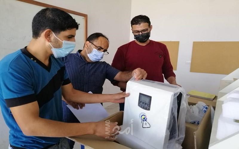 المشروبات الوطنية توفر أجهزة مهنية لتطوير مشغل الطاقة المتجددة في مدرسة دير البلح الثانوية الصناعية