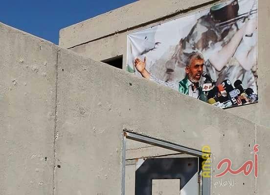 صورة لرئيس حماس في غزة "السنوار" خلال مناورات اسرائيلية أمريكية بالنقب