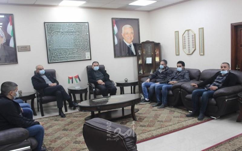 نقابة موظفي وعمال بلدية قلقيلية تكرم بلدية قلقيلية