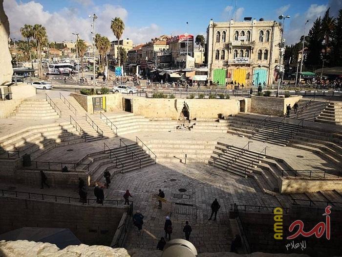 قوات الاحتلال تمنع تواجد الشبان في باب العمود بالقدس المحتلة عقب ترديد هتافات نصرة للأسرى