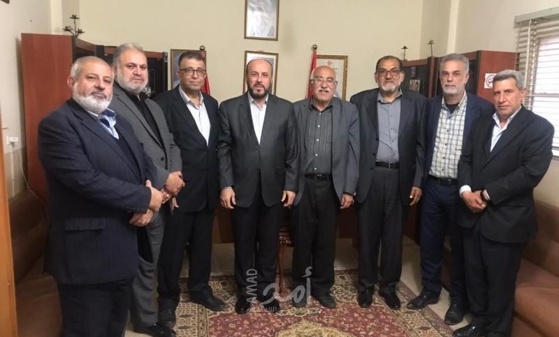 لبنان: حماس تزور الشعبية وتبحث معها آخر تطورات القضية والأوضاع الفلسطينية