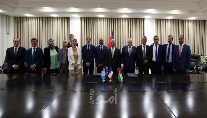 توقيع اتفاقيتين بنحو 26 مليون دولار لدعم الخدمات الطارئة والتنموية للبلديات‎