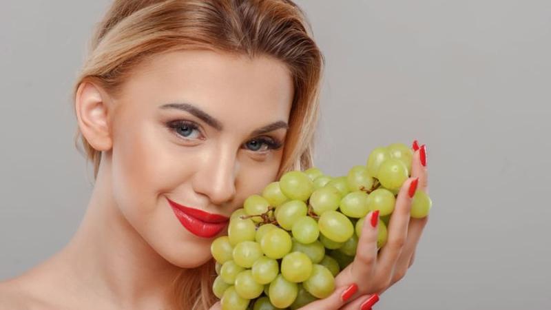 وصفات طبيعية من الفواكه للعناية بالبشرة