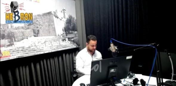 بعد إصابة صحفي وقاضي بـ"كورونا".. قرار بوقف عمل "محاكم وإذاعة الخليل" حتى إشعاراً آخر