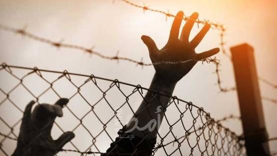 مركز فلسطين: 2200 أسير يضربون اليوم تضامناً مع الأسير كايد الفسفوس
