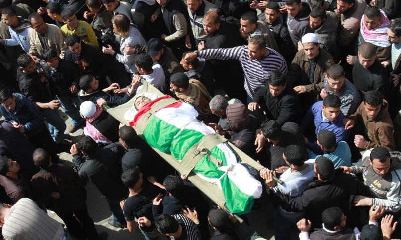 رفح: جماهير غفيرة تشيع الشهيد أبو عاذرة