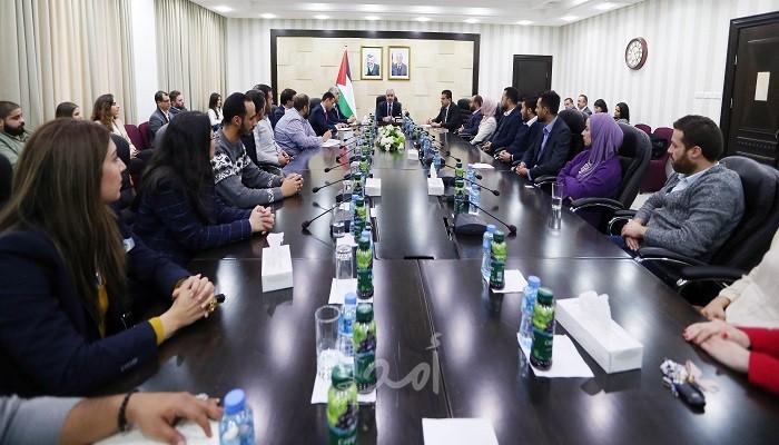 أشتية: حكومة رام الله رصدت 100 مليون دولار لدعم الشباب بمشاريع تبدأ هذا العام