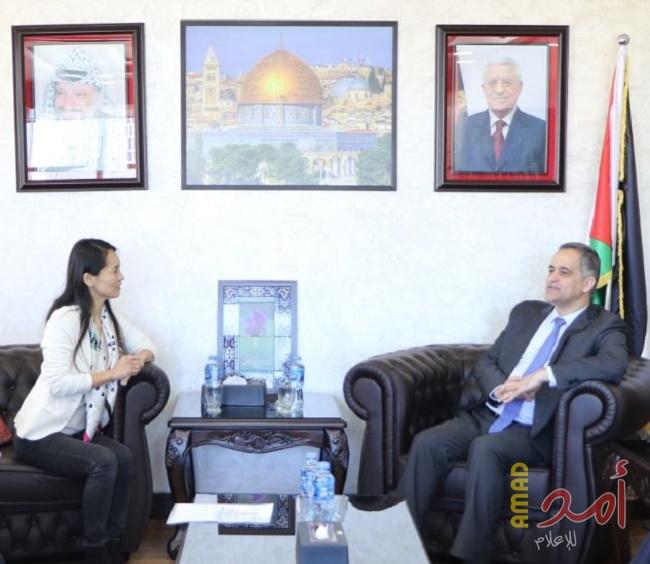 وزير الاتصالات يبحث سبل تعزيز التعاون مع ممثلة وكالة اليابان جايكا