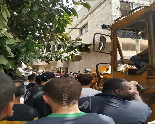 قوات شرطة حماس تداهم منزل المناضل الكبير جبر وشاح وتعتدي على السكان - فيديو وصور