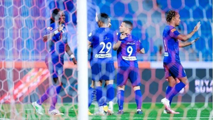 ملخص مباراة الهلال وضمك في الدوري السعودي “ثنائية غير كافية لاستعادة الصدارة”