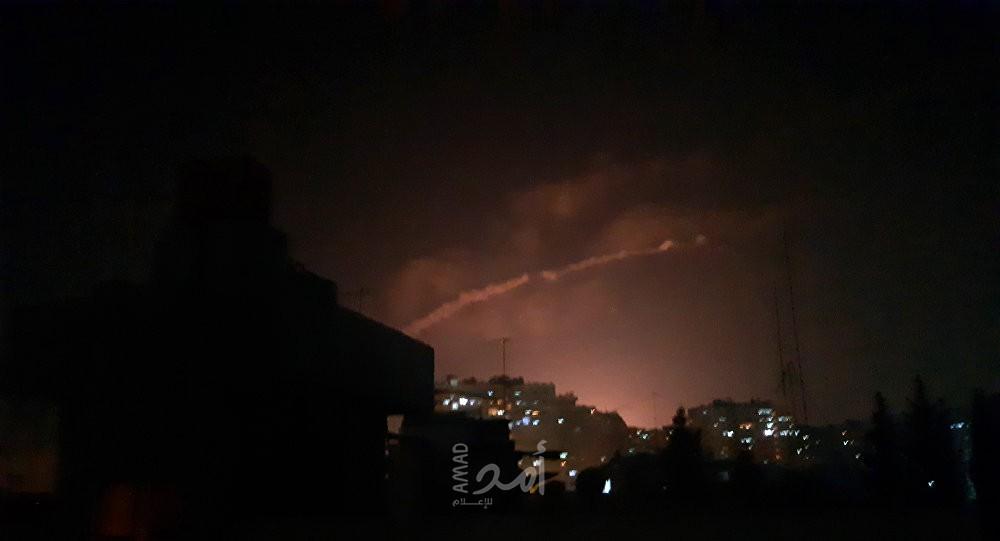 محدث.. سانا: الدفاع الجوي السوري يتصدى لـ"أهداف معادية" فوق سماء دمشق (فيديو)