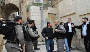 عشرات المستوطنين يقتحمون الأقصى وهيئات القدس تدعو لشد الرحال اليه