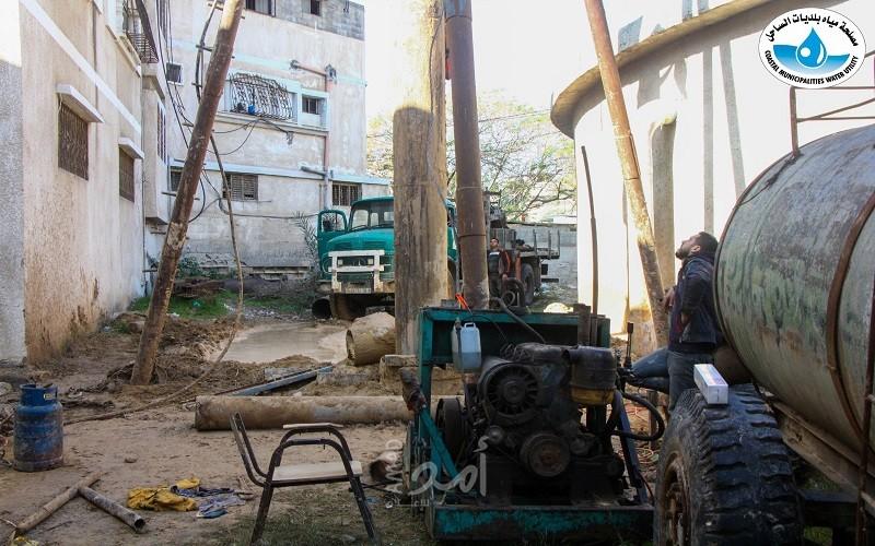 مصلحة مياه بلديات الساحل تبدأ بتنفيذ مشروع حفر بئر مياه في خزان المياه الأرضي الرئيسي في رفح