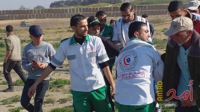 محدث بالصور والفيديو.. في جمعة "المسيرات خيارنا" ..إصابات برصاص قوات الاحتلال وعدد من المسعفين بالاختناق
