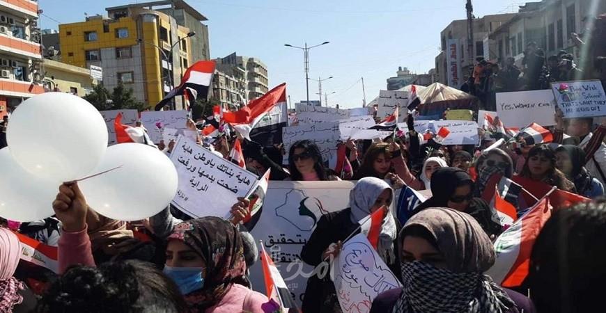 بعد رفع حظر التجول.. مقتل متظاهر عراقي برصاص مجهولين في بغداد