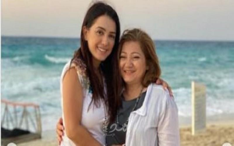 كندة علوش تهنئ والدتها بعيد ميلادها بصورة تجمعهما