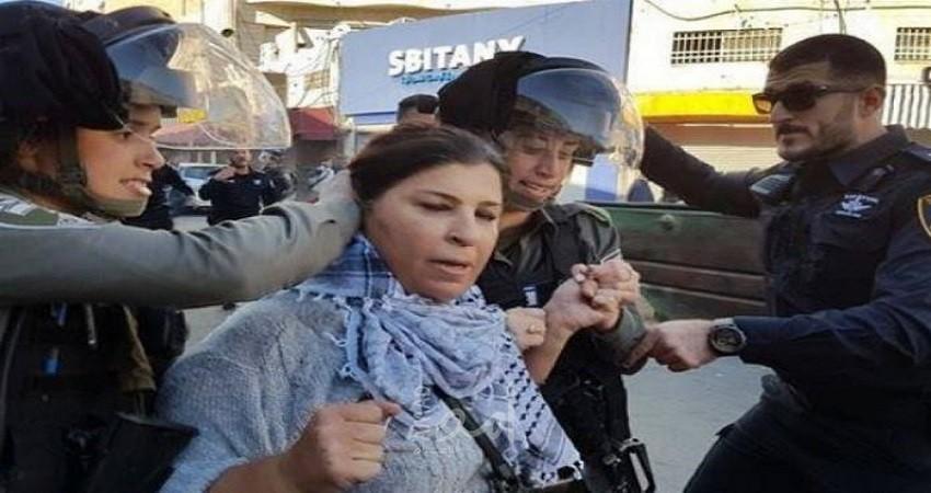 القدس: اعتقال رئيسة المركز النسوي جهاد أبو زنيد مخيم شعفاط
