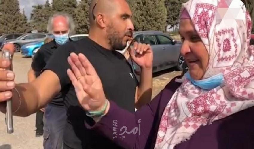 محدث سلطات الاحتلال تٌفرج عن الأسيرة نسرين أبو كميل وتمنع دخولها قطاع غزة - فيديو