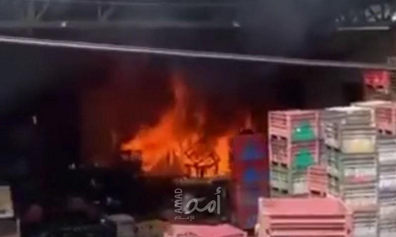 اندلاع حريق كبير في "سوق الخضار" بالخليل