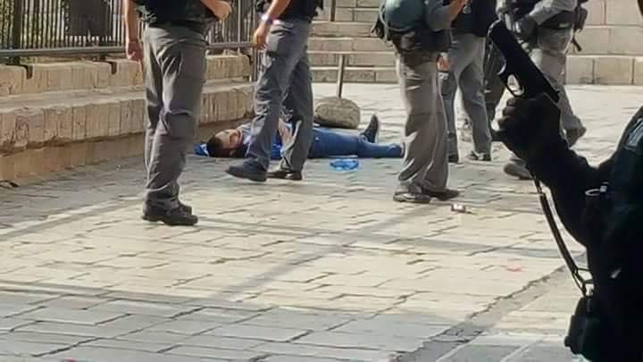 استشهاد محمد علي بعد طعن 3 جنود من الوحدة الخاصة بجيش الاحتلال بباب العامود..وانباء عن مقتل جندي