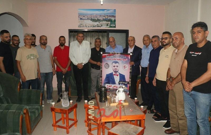 وفدٌ قياديّ من الشعبيّة ينظّمُ زيارة وفاءٍ وعهدٍ لعوائل شهداءها في معركتي "ثأر الأحرار وسيف القدس"- صور