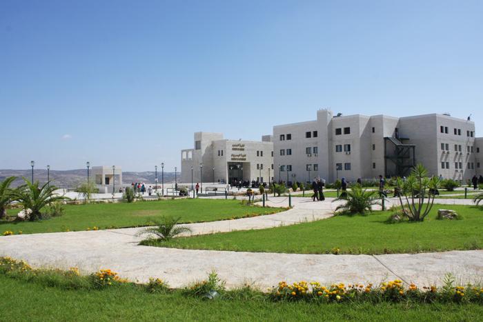 شجار بين انصار فتح وحماس يعلق الدارسة في جامعة النجاح