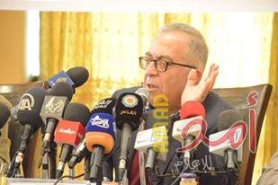 المحرر السياسي لوكالة "وفا" الرسمية يشن هجوما غير مسبوق ضد رؤية د.فياض ويصفها بمحاولة مشبوهة!