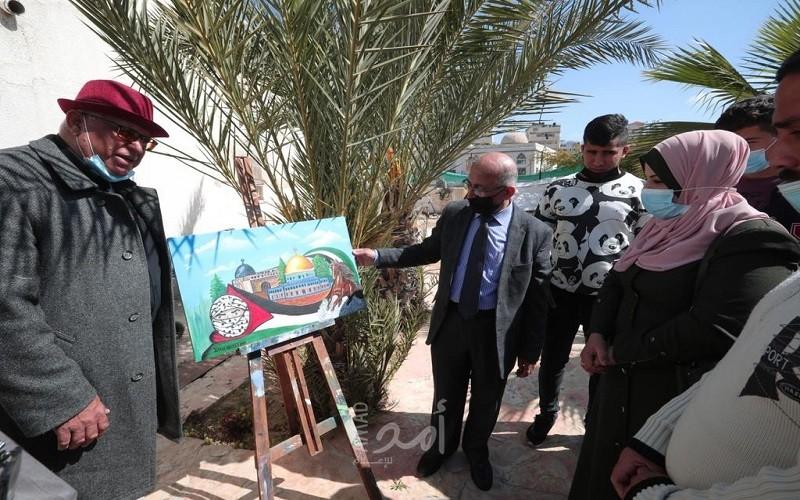 رئيس بلدية غزة يفتتح " معرض سيدة الأرض" للفن التشكيلي