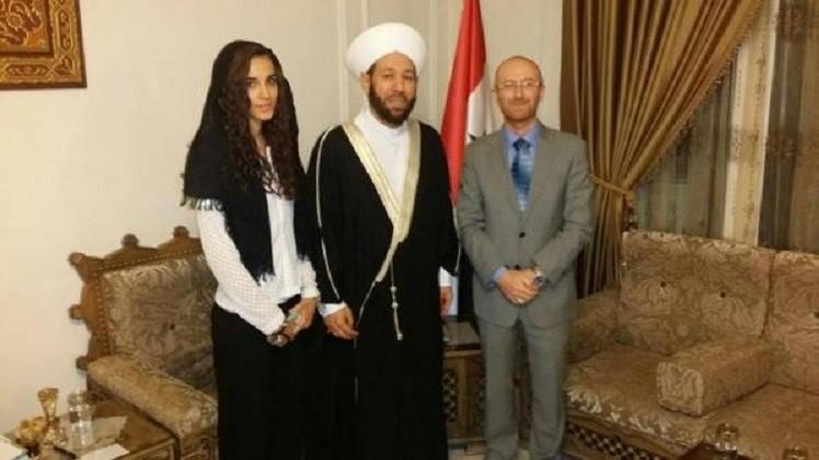 المفتي حسون يعقد قران \"النمس\" على ابنة ممثل سورية في الأمم المتحدة
