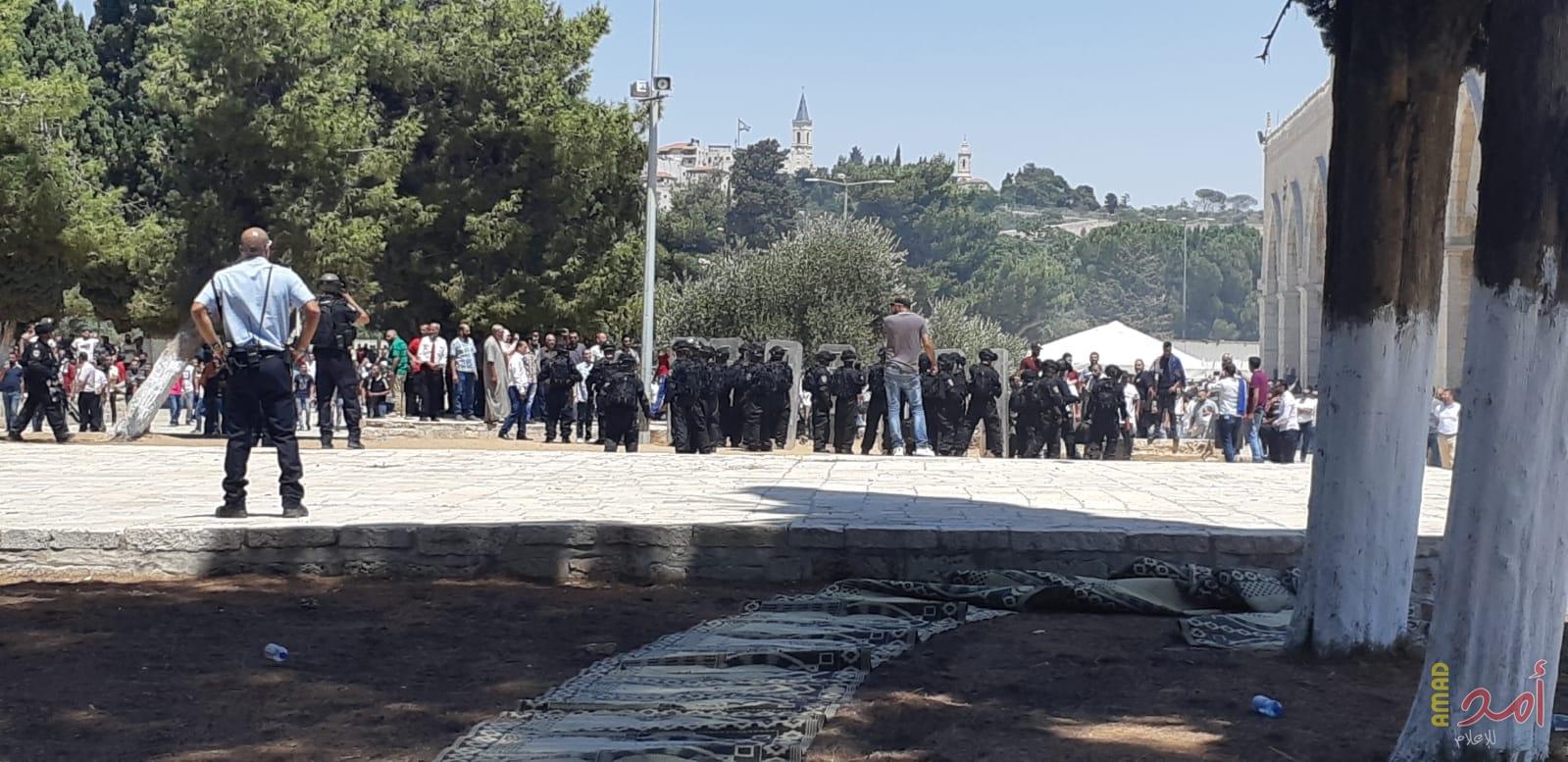 جيش الاحتلال يقرر إبعاد حارس عن المسجد الأقصى 3 شهور