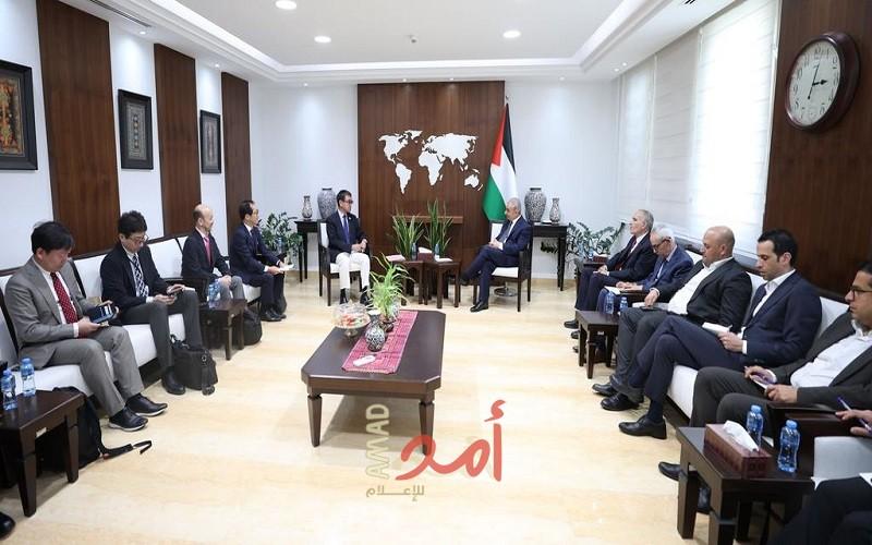اشتية: "نريد لشباب فلسطين أن يكونوا منتجين ومطورين للتكنولوجيا لا مجرد مستهلكين لها"