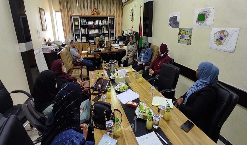 يطا: حماية الطفولة تعقد اجتماعها وتبحث المشاركة بمشروع حول "الابتزاز الإلكتروني والأمان الرقمي"