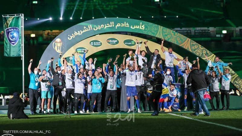 الهلال يتوج بكأس خادم الحرمين على حساب النصر