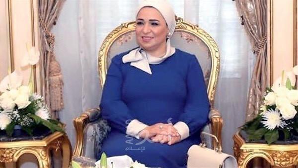 يسرا توجه رسالة إلى انتصار السيسي