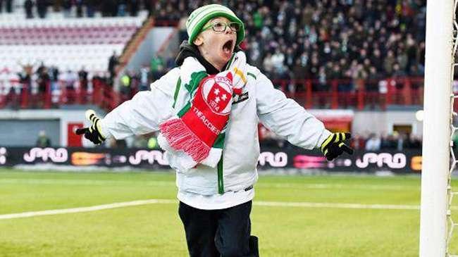 طفل يفوز بجائزة أفضل هدف في اسكتلندا