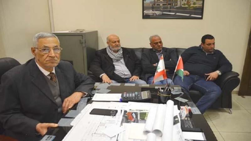 عدنان أبو سيدو يقدم مساعدات للدفاع المدني لدعم جهوده للتصدي لانتشار "الكورونا"