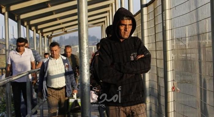 وزير العمل: أكثر من 20 الف عامل فلسطيني ما زالوا داخل إسرائيل
