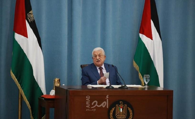 الرئيس عباس يهنئ رئيسة سنغافورة بالعيد الوطني