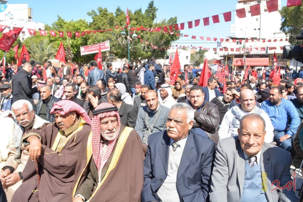 بالصور .. الآلاف يشاركون في مسيرة للجبهة الديمقراطية  تحت شعار"إنهاء الانقسام وكسر الحصار"