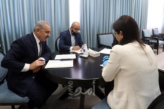 أشتية يبحث مع وزير خارجية الاتحاد الأوروبي الرد على تهديدات إئتلاف الضم الإسرائيلي