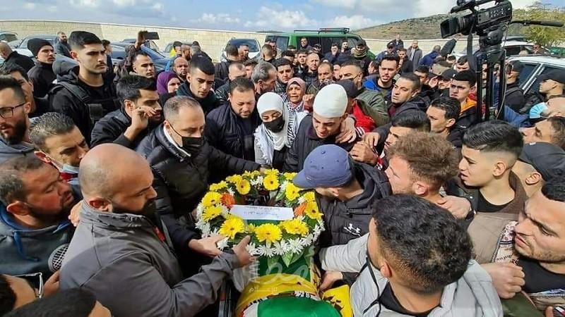 تشييع جثمان الشهيد "البرغوثي" في رام الله- فيديو وصور