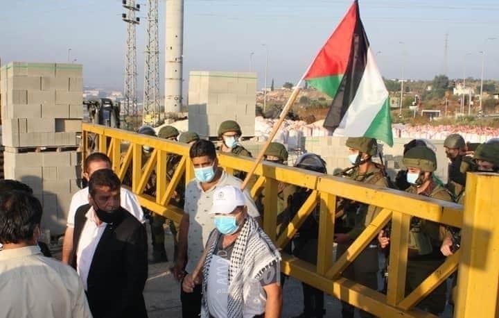 الاحتلال الإسرائيلي يغلق البوابة الحديدية غرب سلفيت ويعيق حركة المواطنين