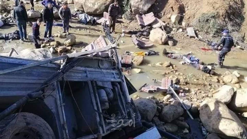 مقتل ما لا يقل عن 24 في حادث انقلاب حافلة بشمال تونس