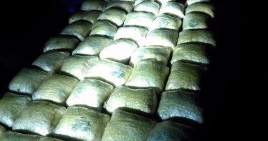 بالصور: البحرية المصرية تحبط محاولة تهريب كمية من الأقراص المخدرة إلى داخل مصر