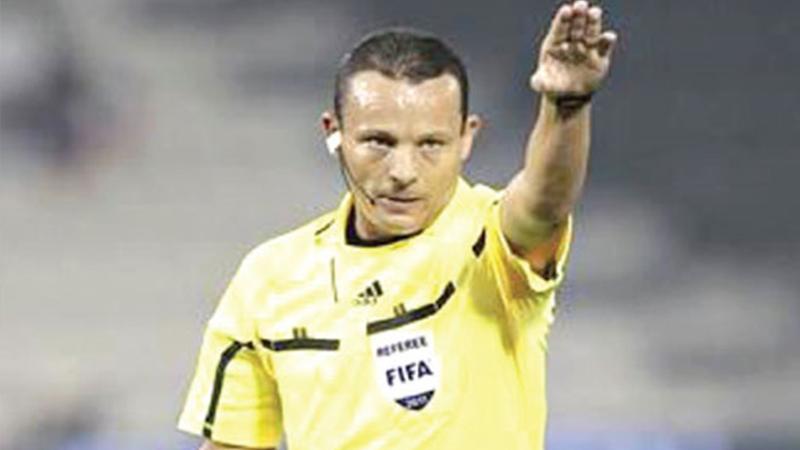حكم دولي جزائري: الزمالك استحق ركلتي جزاء أمام أسوان